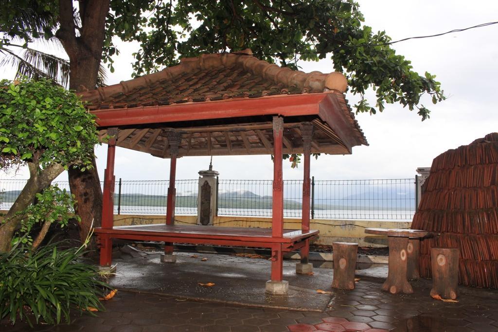 Baru Dua Beach Hotel Banyuwangi  Ngoại thất bức ảnh