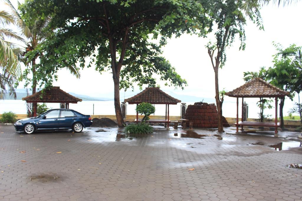Baru Dua Beach Hotel Banyuwangi  Ngoại thất bức ảnh